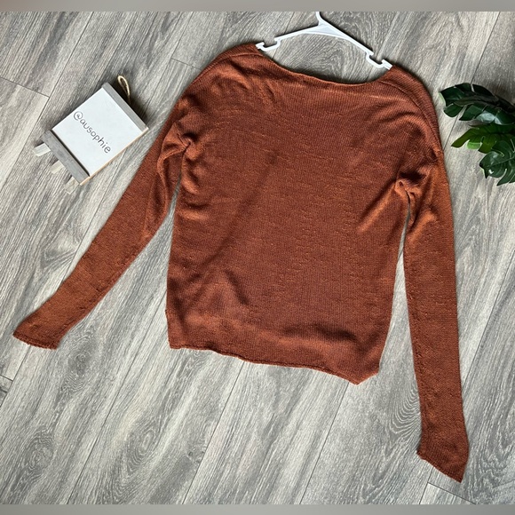 Forever 21 lightweight v-neck long sleeve semi open knit sweater top. Size S - Picture 4 of 6